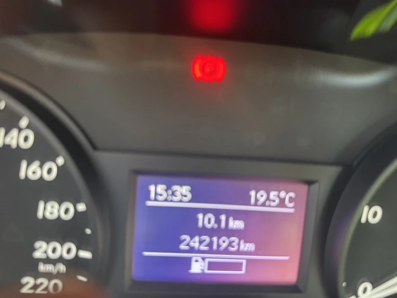 Mercedes-Benz Vito 109CDI Tourer XXL/2броя/Клима, снимка 9 - Бусове и автобуси - 52388067