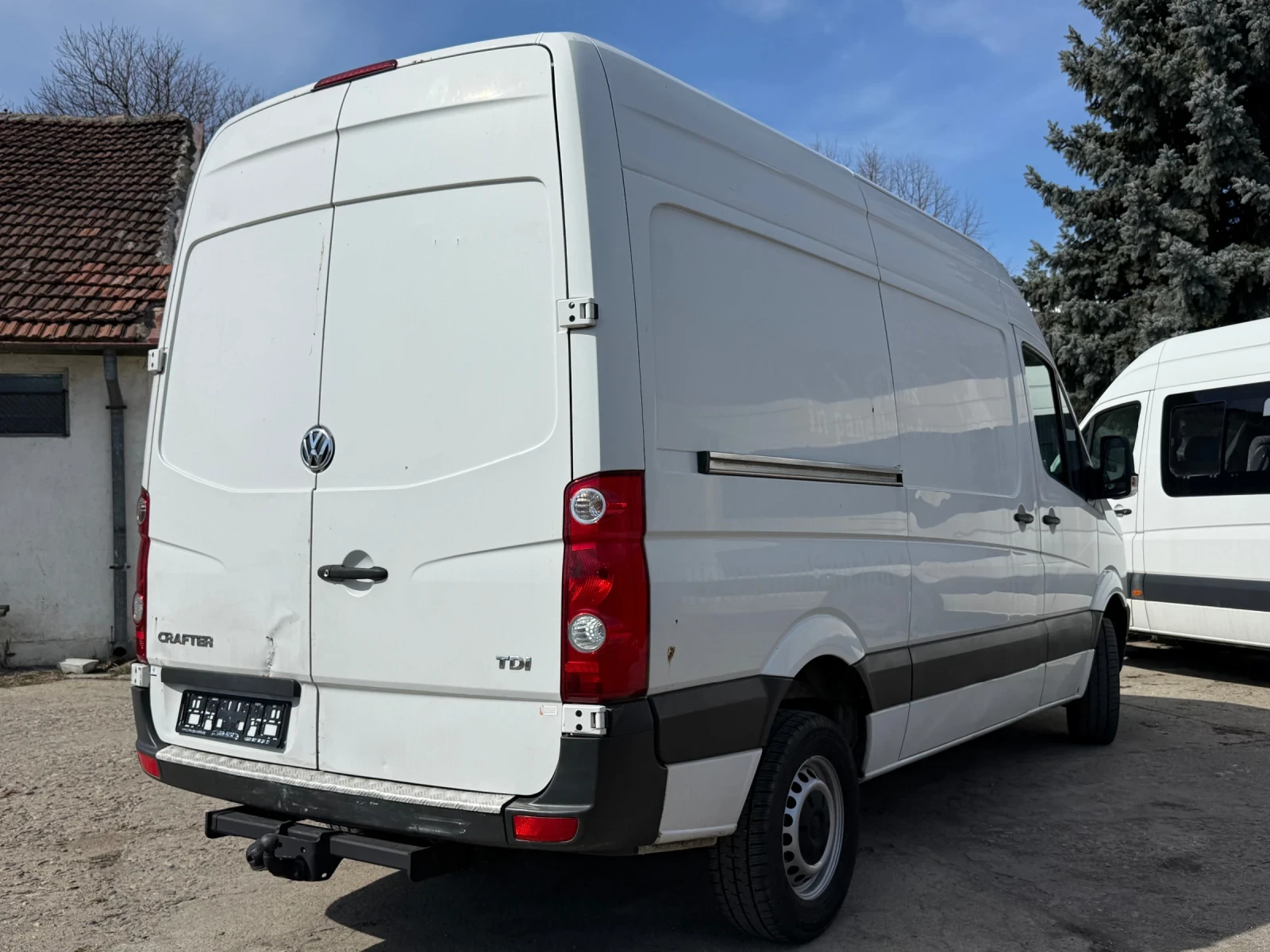 VW Crafter, снимка 2 - Бусове и автобуси - 53938572