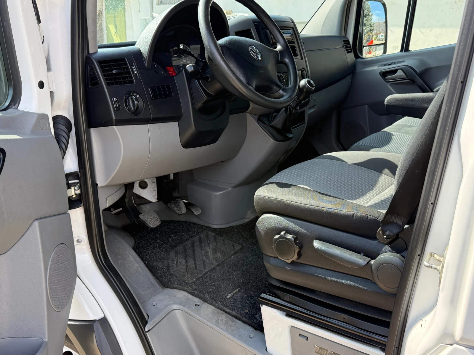 VW Crafter, снимка 7 - Бусове и автобуси - 53938572