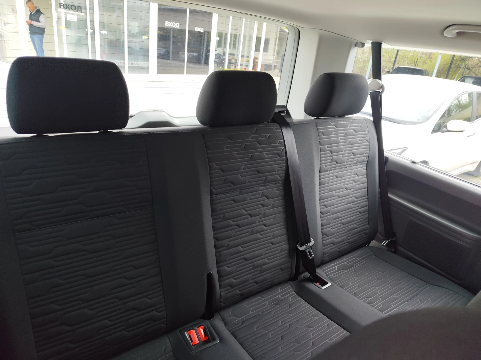 VW Caravelle 2.0TDi* EURO6D* NAVI* 9МЕСТА* , снимка 11 - Бусове и автобуси - 54212730