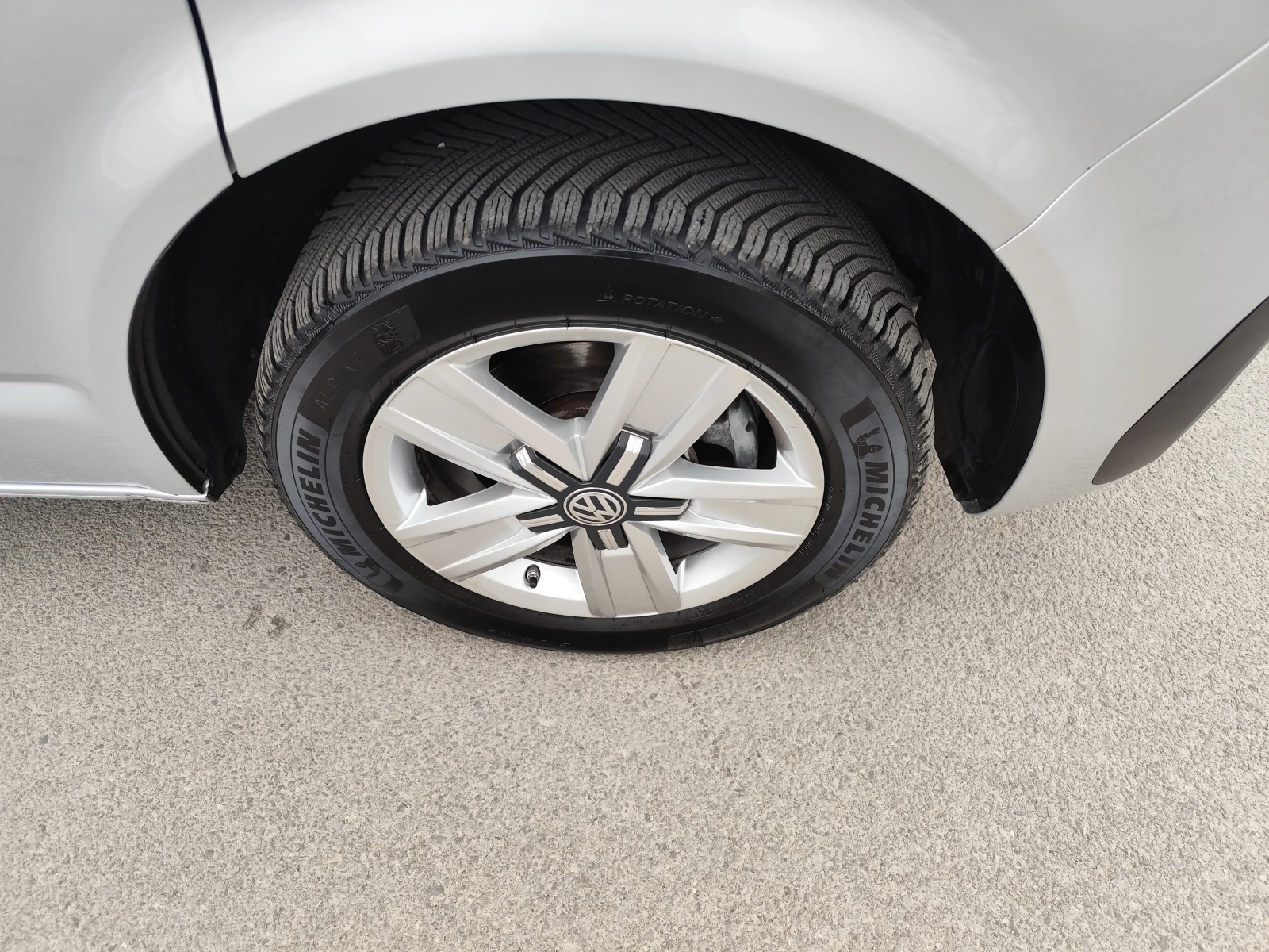 VW Caravelle 2.0TDi* EURO6D* NAVI* 9МЕСТА* , снимка 16 - Бусове и автобуси - 54212730