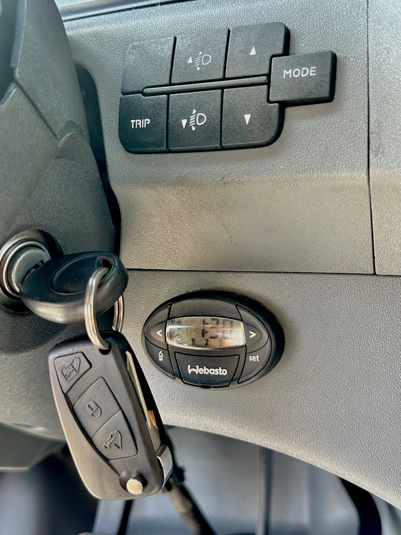 Iveco Daily 3.0HPI * 35C15* | 4.70м. | Двойна гума | Kлиматик , снимка 11 - Бусове и автобуси - 56019844