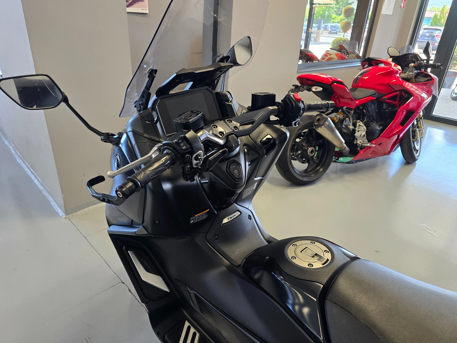 Yamaha T-max 560ie, ABS-TCS, Keyless, 2023�. | Mobile.bg � ����������� 11