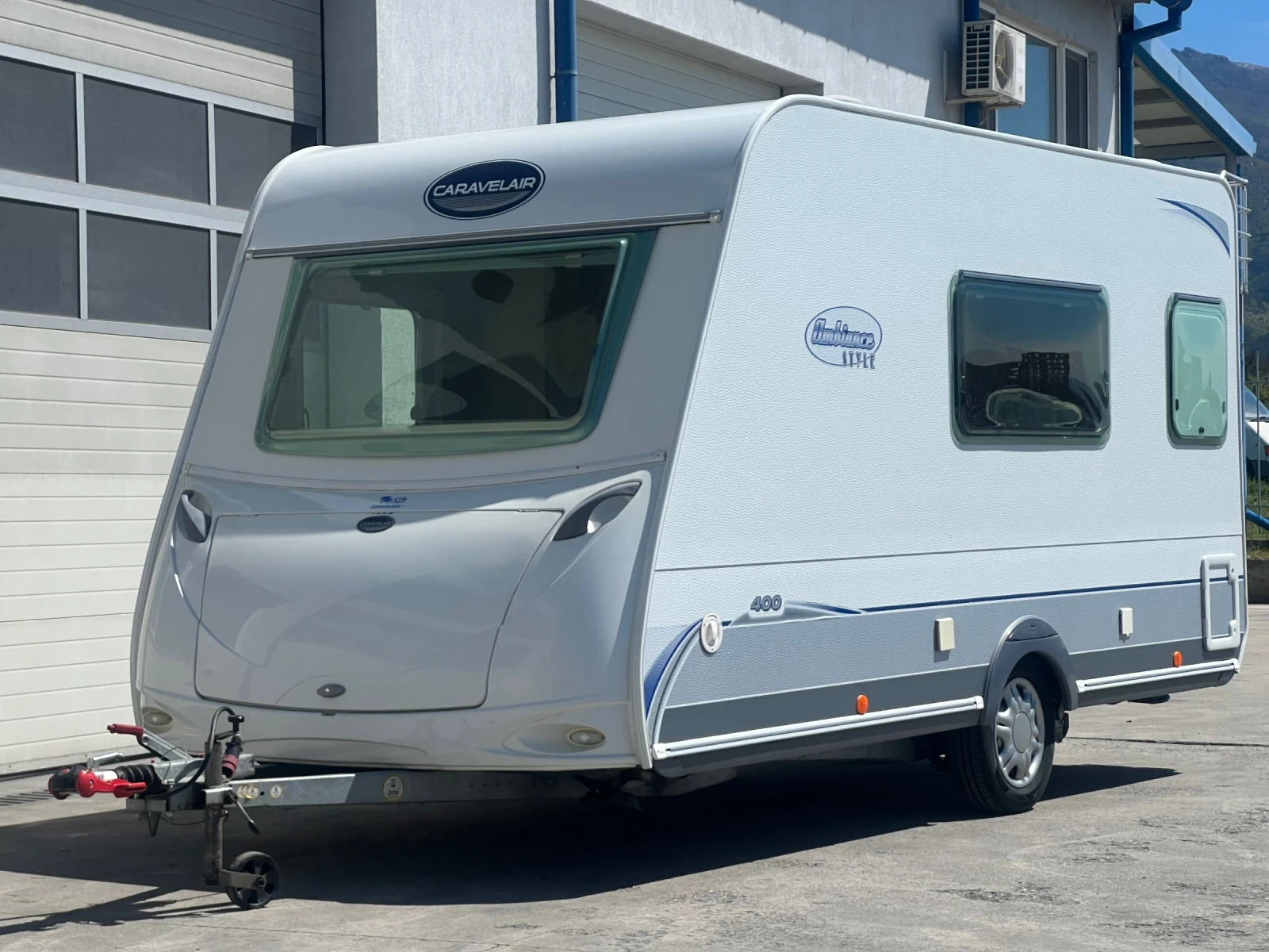 Каравана Caravelair Ambiance 400 / 2010г. / Мувър / Форселт, снимка 2 - Каравани и кемпери - 54412624