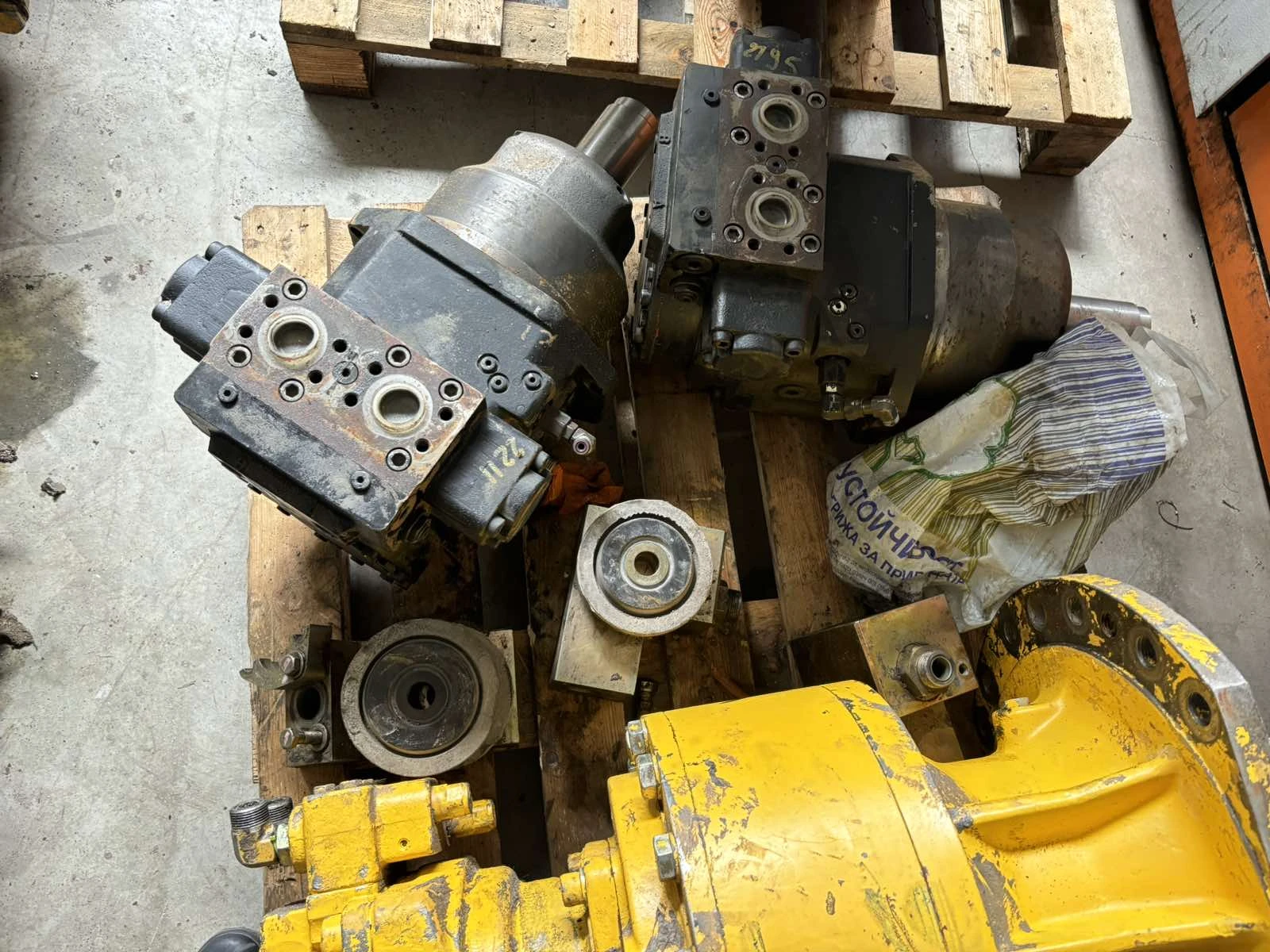 �������� ����� �� Caterpillar 365 | Mobile.bg � ����������� 7