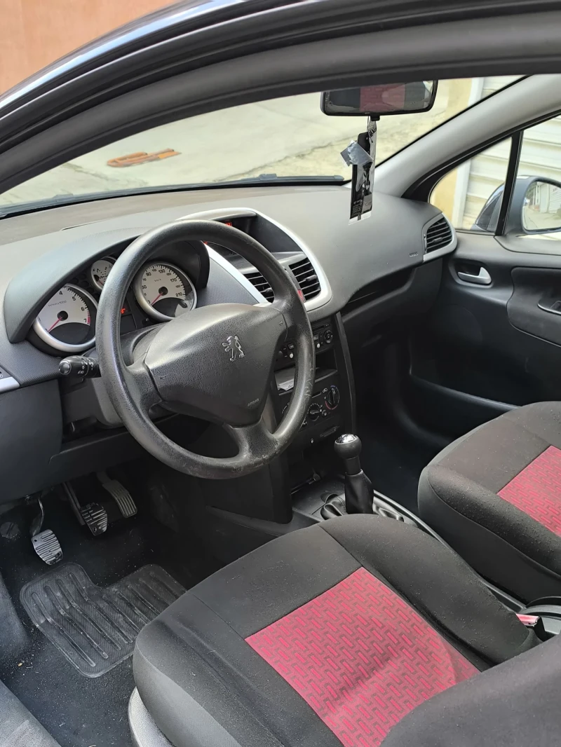 Peugeot 207 1.4i 95hp, снимка 5 - Автомобили и джипове - 49170501