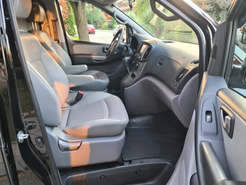 Hyundai Starex GRAND STAREX 2.5 CRDI VGT 5-SEATER, снимка 12 - Автомобили и джипове - 50801583