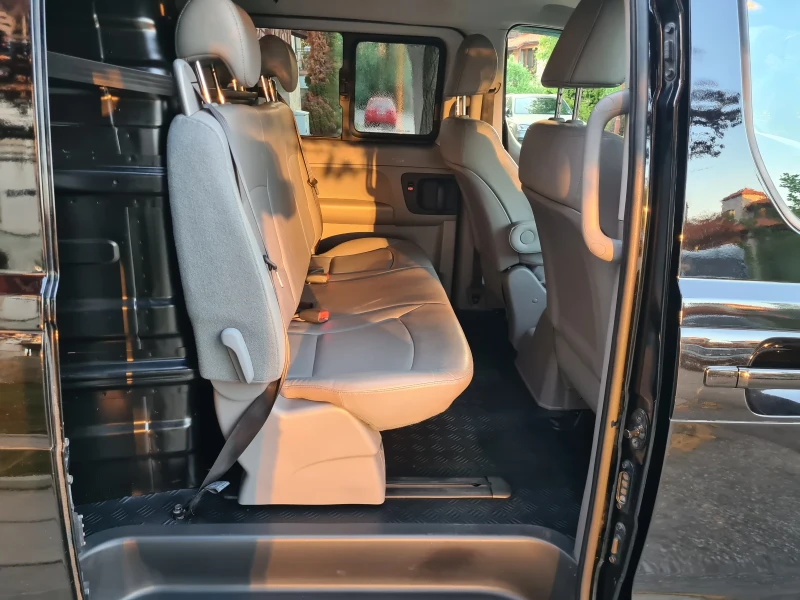 Hyundai Starex GRAND STAREX 2.5 CRDI VGT 5-SEATER, снимка 11 - Автомобили и джипове - 50801583