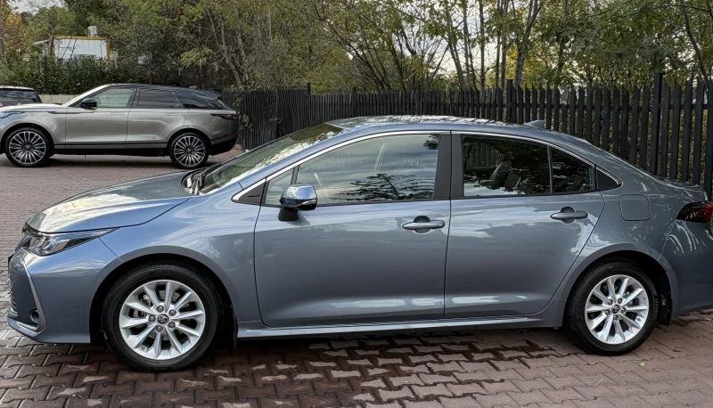 Toyota Corolla 1.8 Executive, снимка 6 - Автомобили и джипове - 52191582