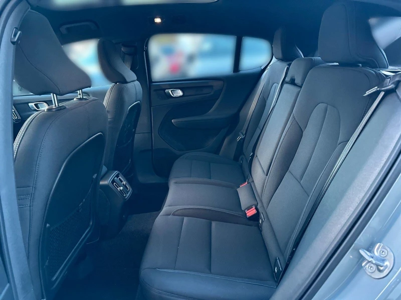 Volvo C40 RANGE-PLUS* DISTR* CAM* LED* CARPLAY* , снимка 9 - Автомобили и джипове - 52411413