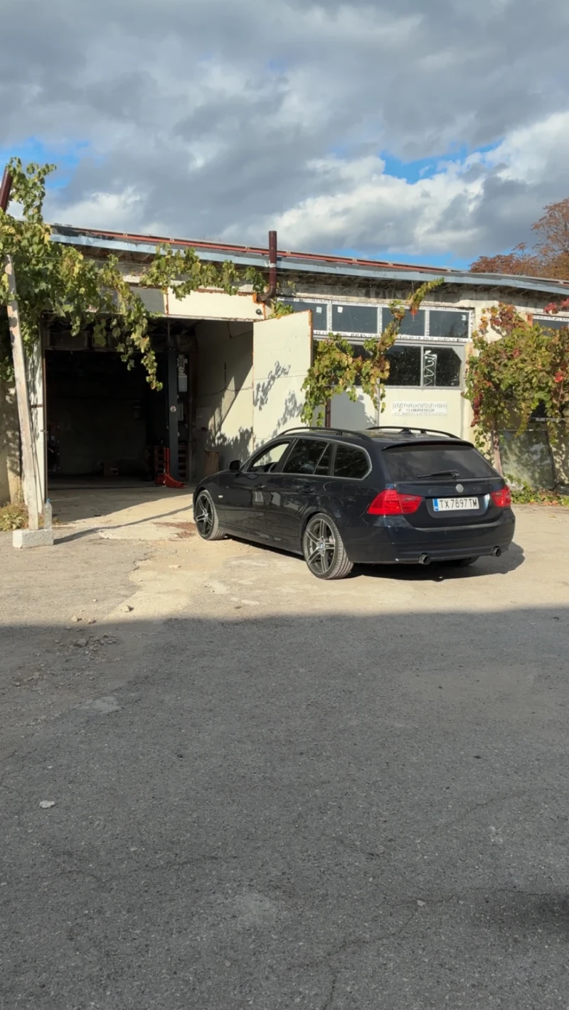 BMW 335 Автомобила е в топ състояние , снимка 4 - Автомобили и джипове - 52831122