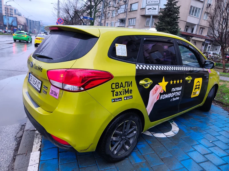 Kia Carens, снимка 7 - Автомобили и джипове - 53388931