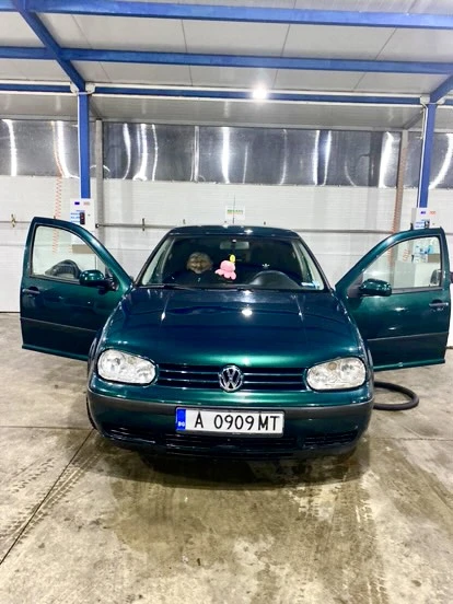 VW Golf 4, снимка 1 - Автомобили и джипове - 47487568