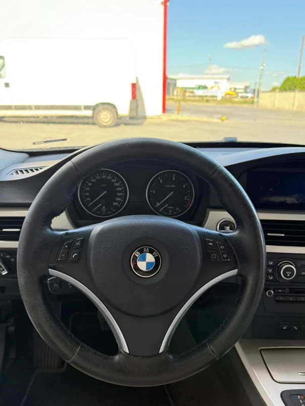 BMW 335 Автомобила е в топ състояние , снимка 10 - Автомобили и джипове - 52831122