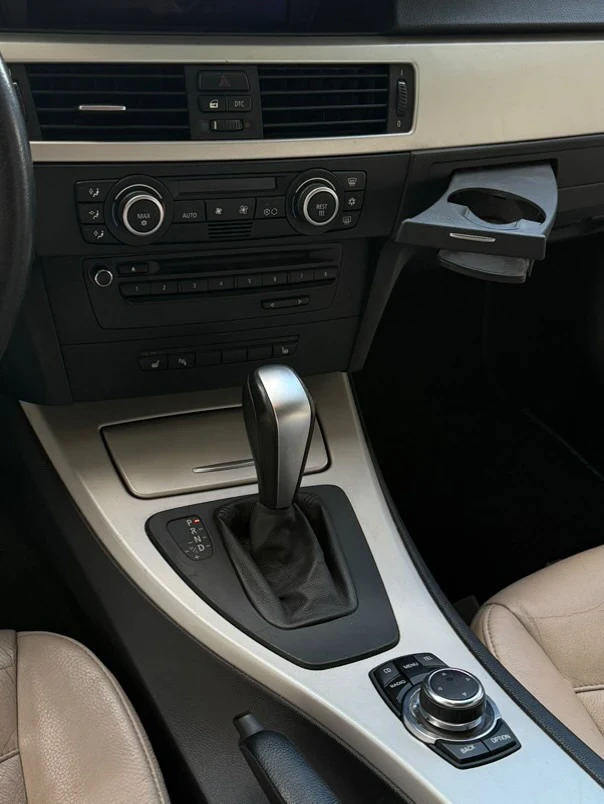 BMW 335 Автомобила е в топ състояние , снимка 11 - Автомобили и джипове - 52831122