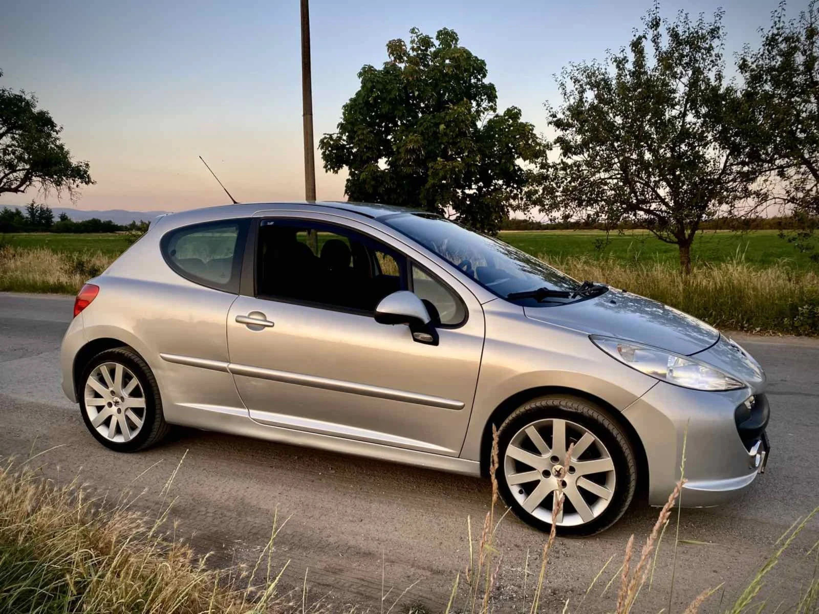 Peugeot 207 1.6 HDI/109к.с., снимка 1