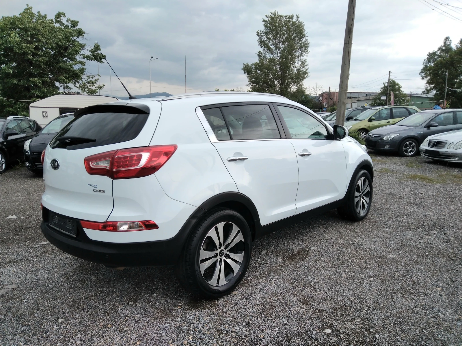 Kia Sportage 1.7-CRDI-116к.с;СТЪКЛЕН ТАВАН;АВТОПИЛОТ;ПАРКТРОНИК - изображение 4