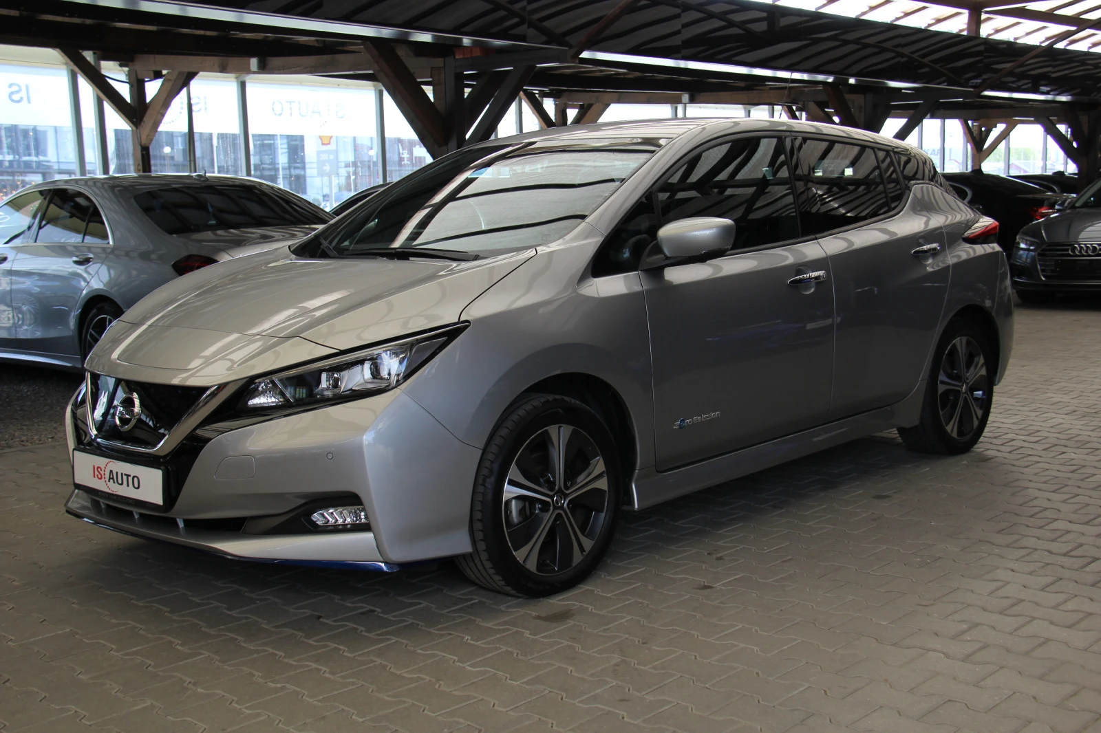 Nissan Leaf  62Kwh/Камера360/FullLed/Virtual/Подгрев 4х/BOSE - изображение 2