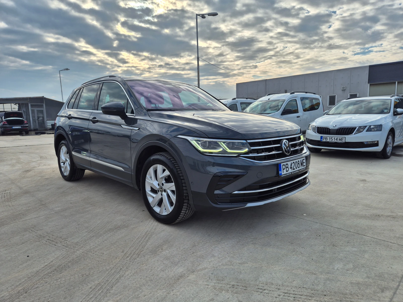 VW Tiguan Elegance= С-Гаранция-4х4-2.0TDI-А/Т-150кс. - изображение 7