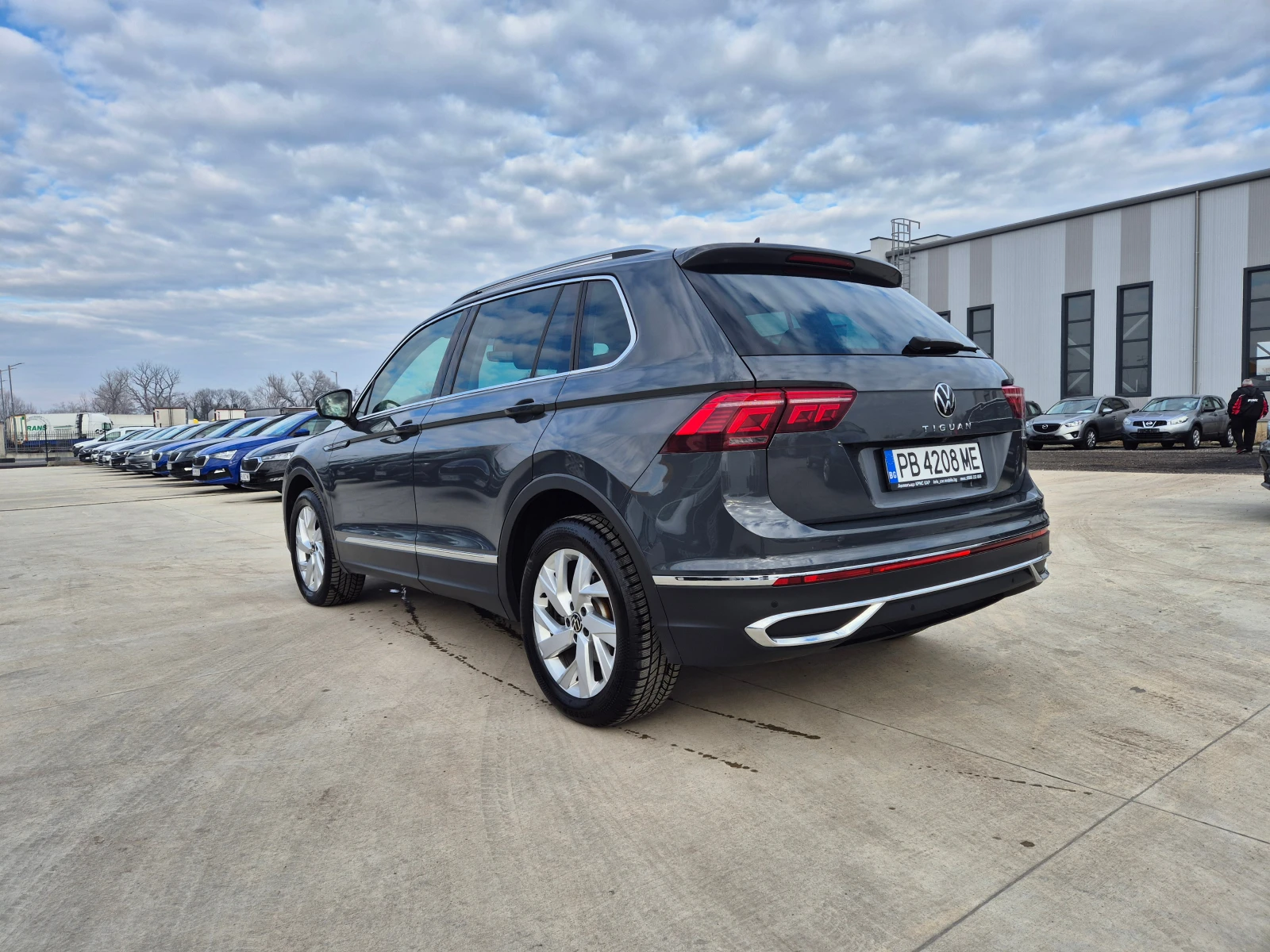 VW Tiguan Elegance= С-Гаранция-4х4-2.0TDI-А/Т-150кс. - изображение 3