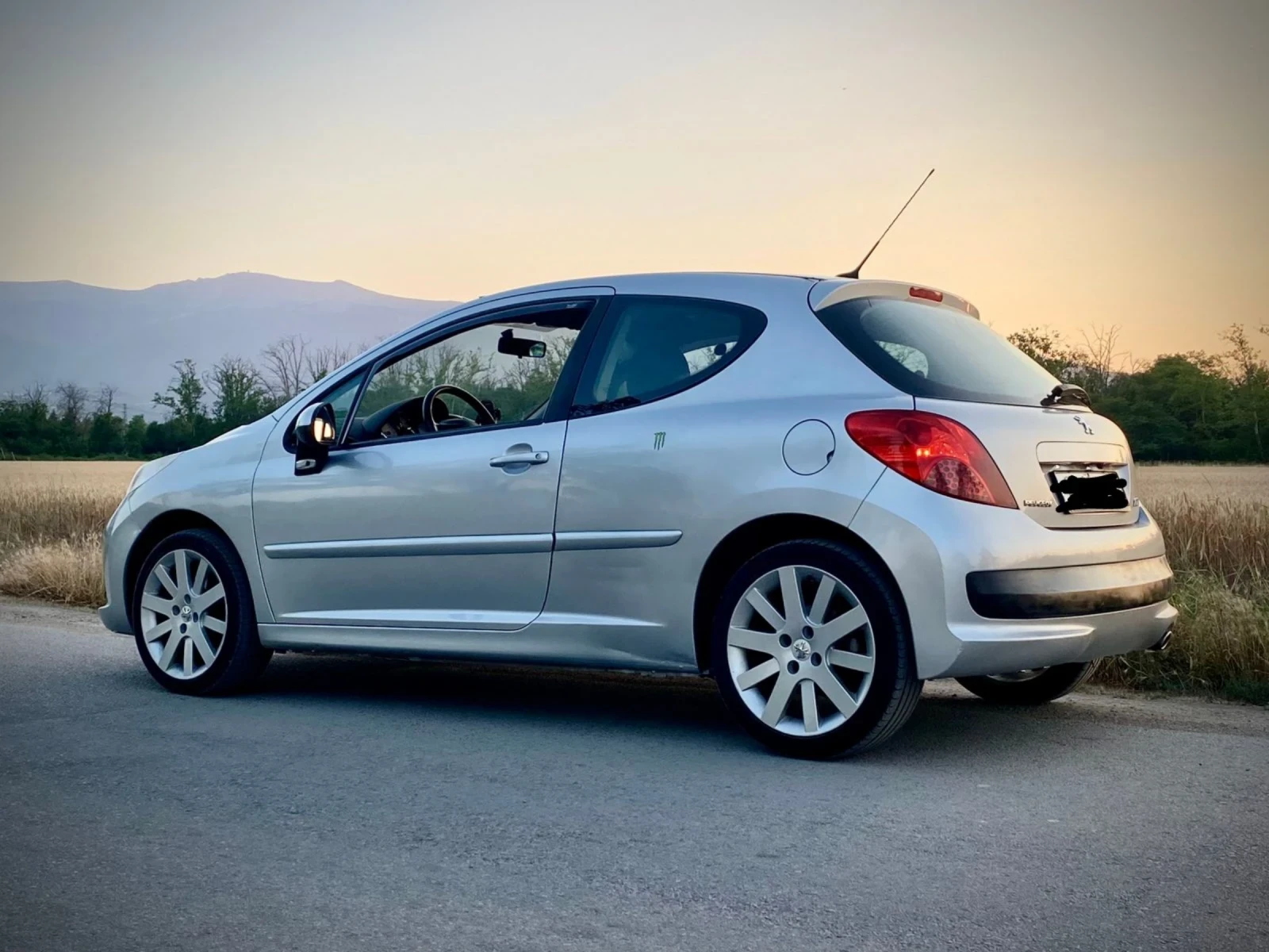 Peugeot 207 1.6 HDI/109к.с. - изображение 9