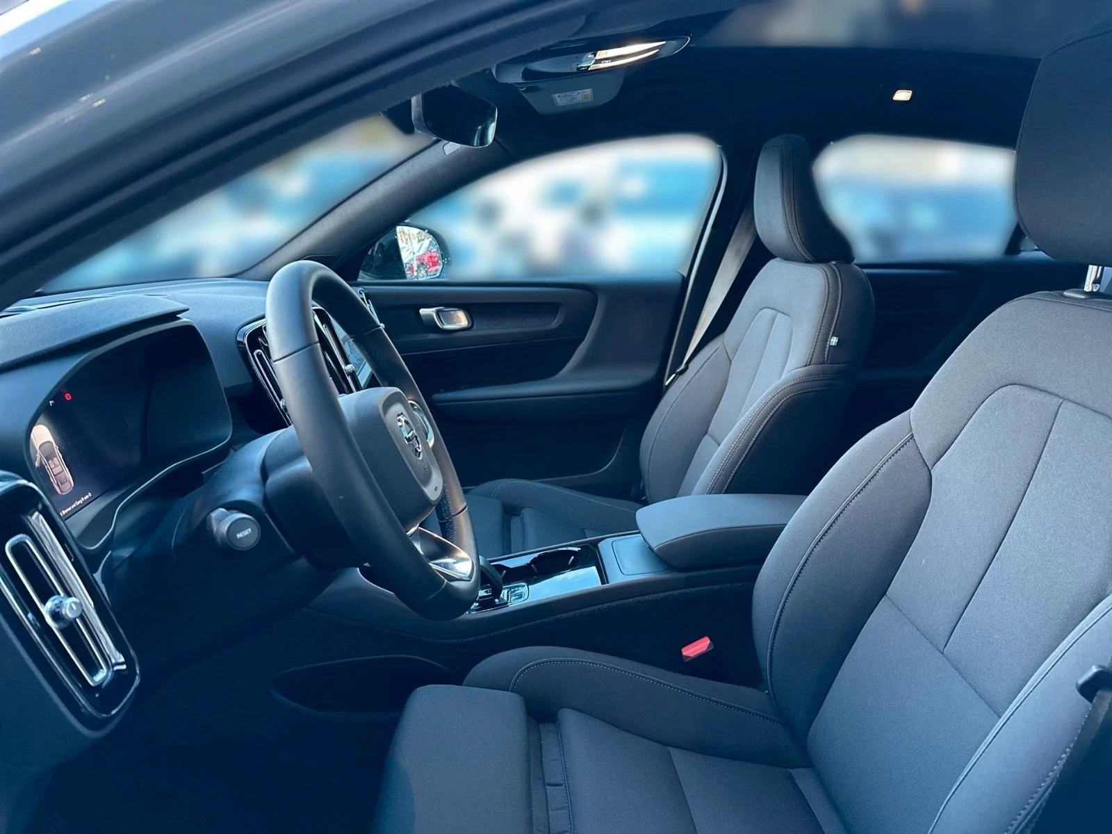 Volvo C40 RANGE-PLUS* DISTR* CAM* LED* CARPLAY*  - изображение 5