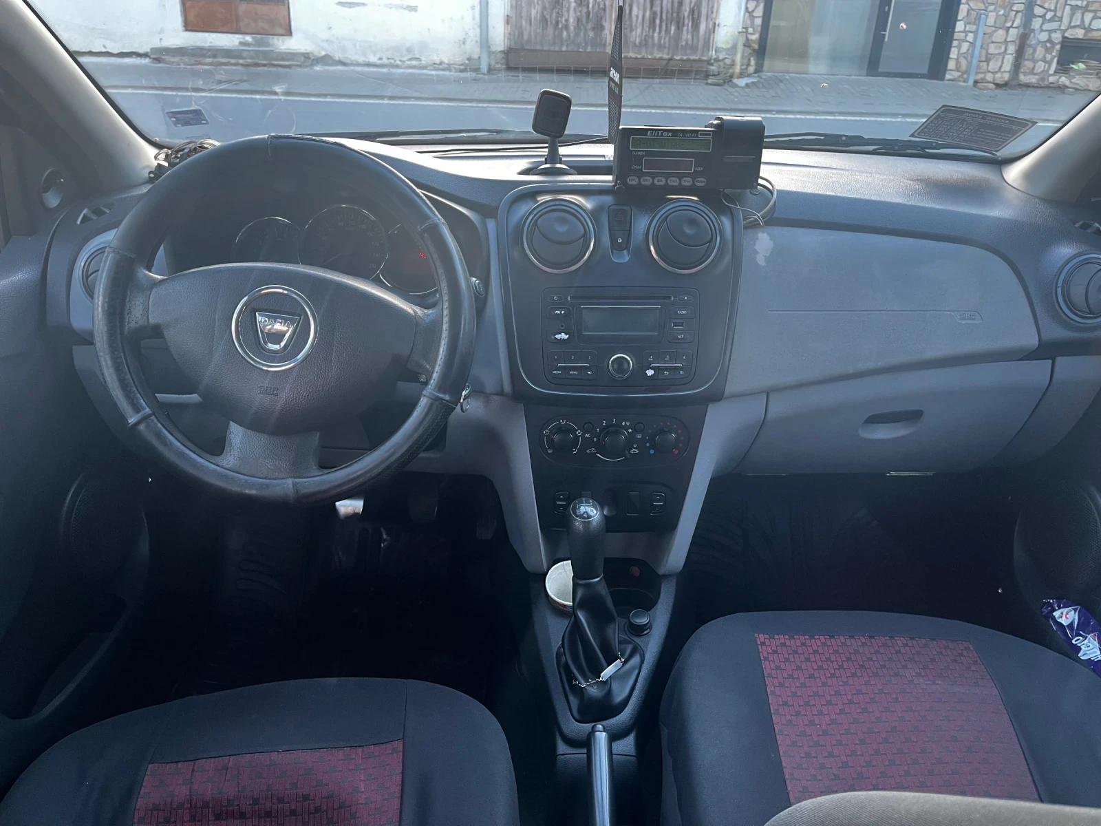 Dacia Sandero 1, 2 газ, снимка 7 - Автомобили и джипове - 53771987