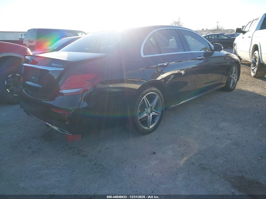 Mercedes-Benz E 300 2l 4Matic, снимка 4 - Автомобили и джипове - 53959449