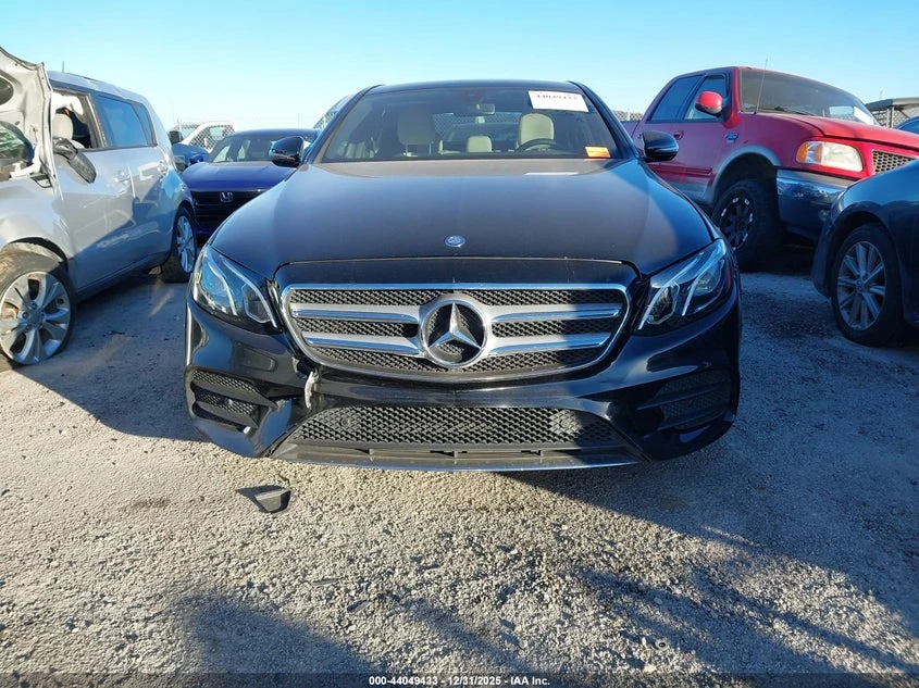 Mercedes-Benz E 300 2l 4Matic, снимка 12 - Автомобили и джипове - 53959449