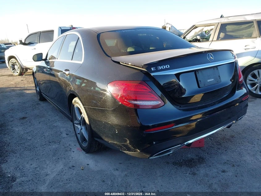 Mercedes-Benz E 300 2l 4Matic, снимка 3 - Автомобили и джипове - 53959449