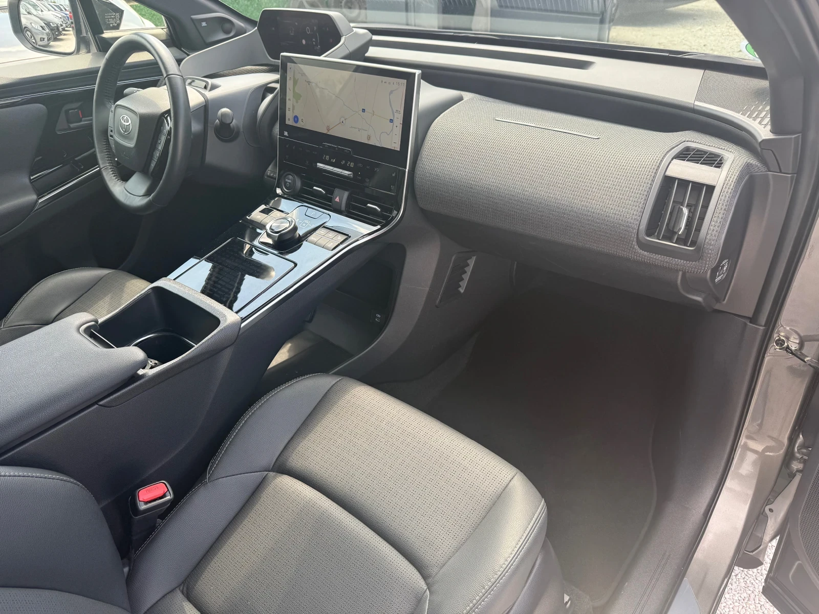 Toyota bZ4X JBL ПОДГРЕВ ОБДУХ, снимка 13 - Автомобили и джипове - 54360783