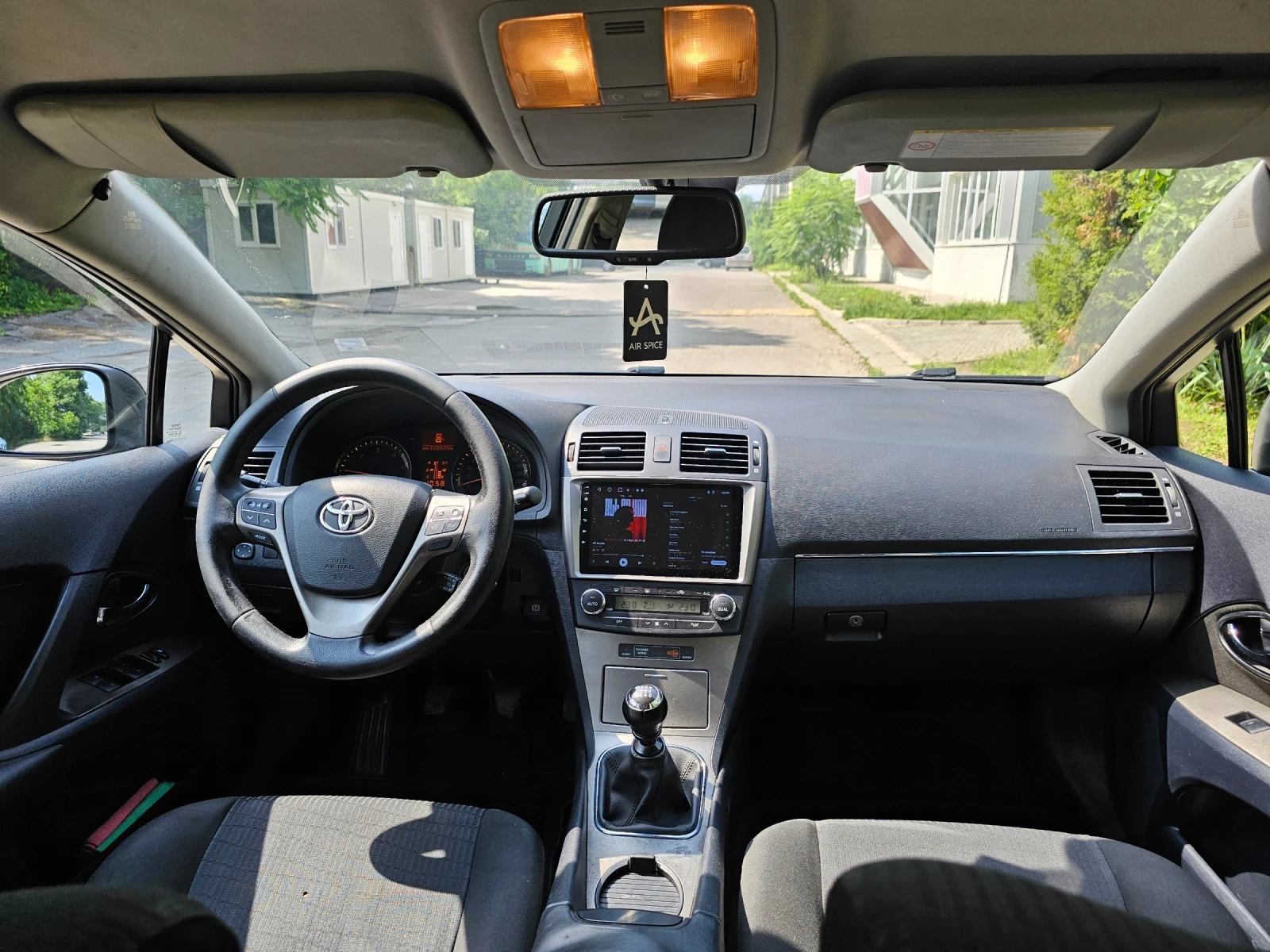 Toyota Avensis 2.0 D4D, снимка 16 - Автомобили и джипове - 54802001