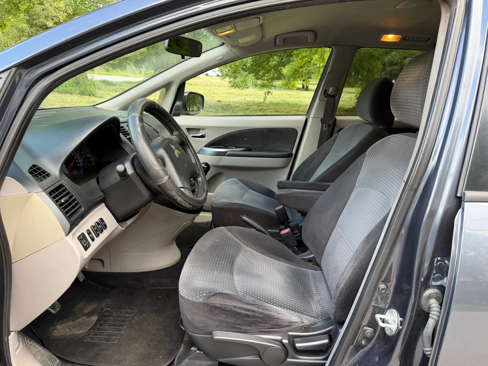 Mitsubishi Grandis 6+ 1 Места!, снимка 9 - Автомобили и джипове - 54873269