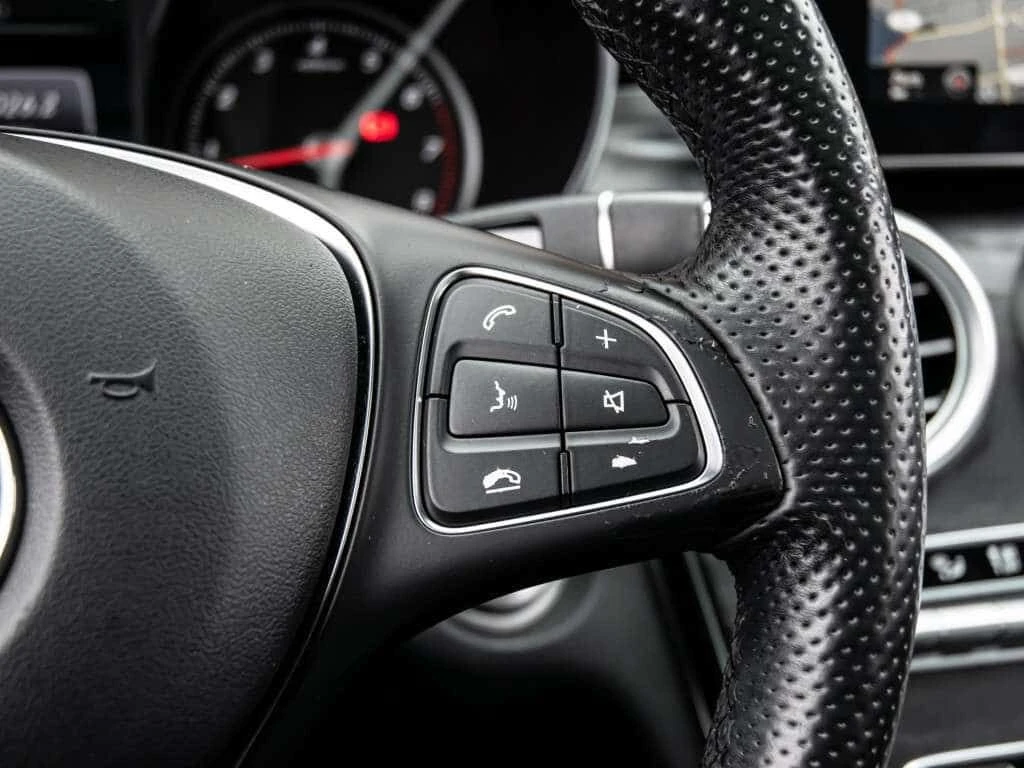 Mercedes-Benz C 300 4MATIC * CARFAX * ФИКСИРАНА ЦЕНА ДО БГ * , снимка 14 - Автомобили и джипове - 55189913