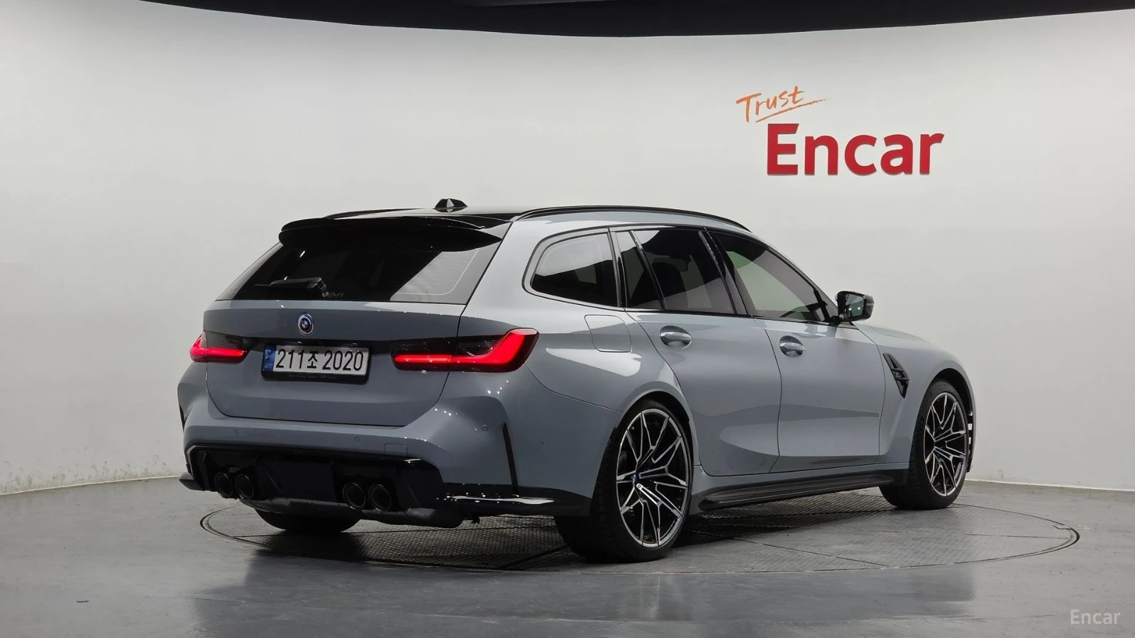 BMW M3 Competition* Touring* xDrive* 360* HEAD-UP* FULL* , снимка 2 - Автомобили и джипове - 55560012