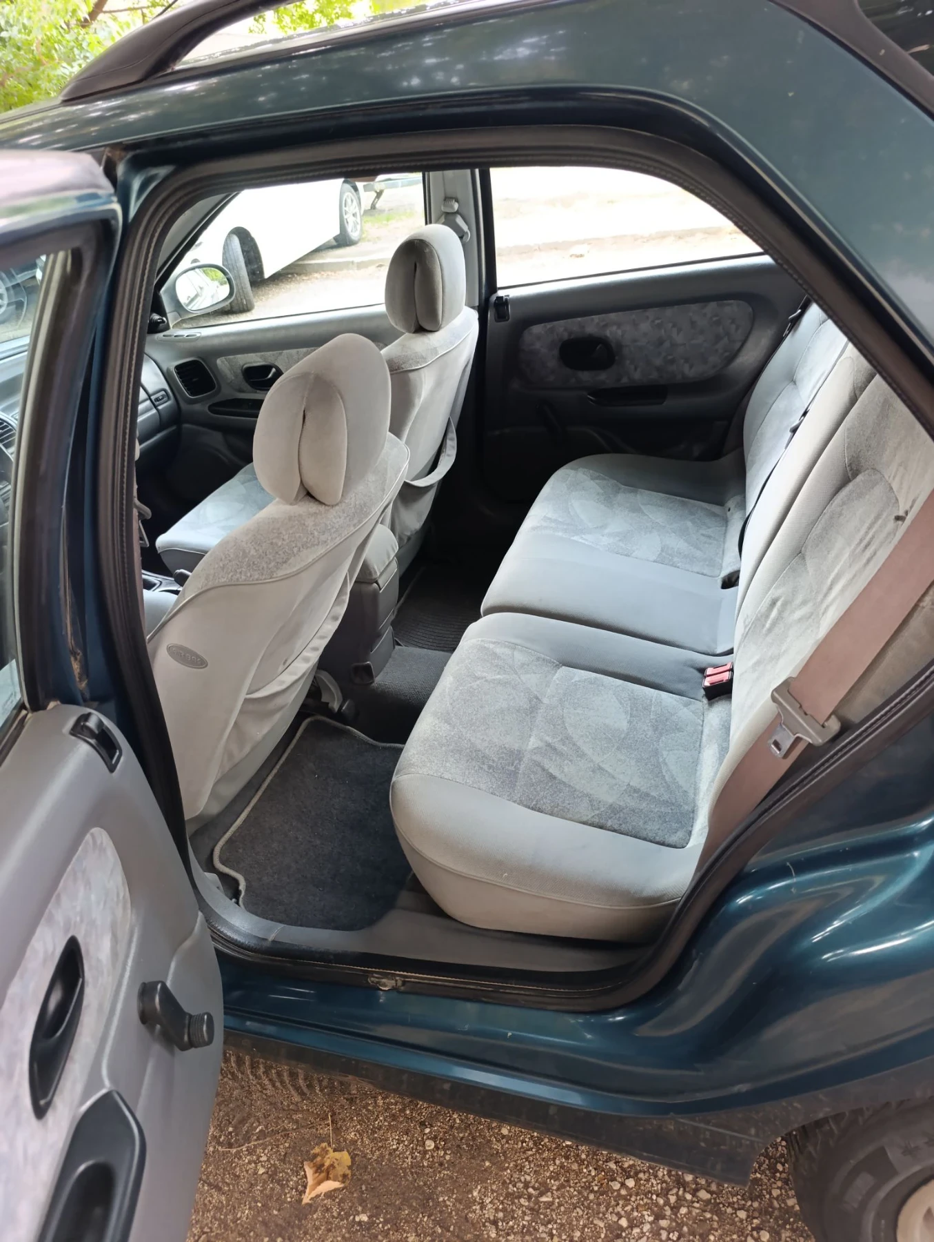 Renault Laguna 1.8 ГАЗ, снимка 8 - Автомобили и джипове - 55791736