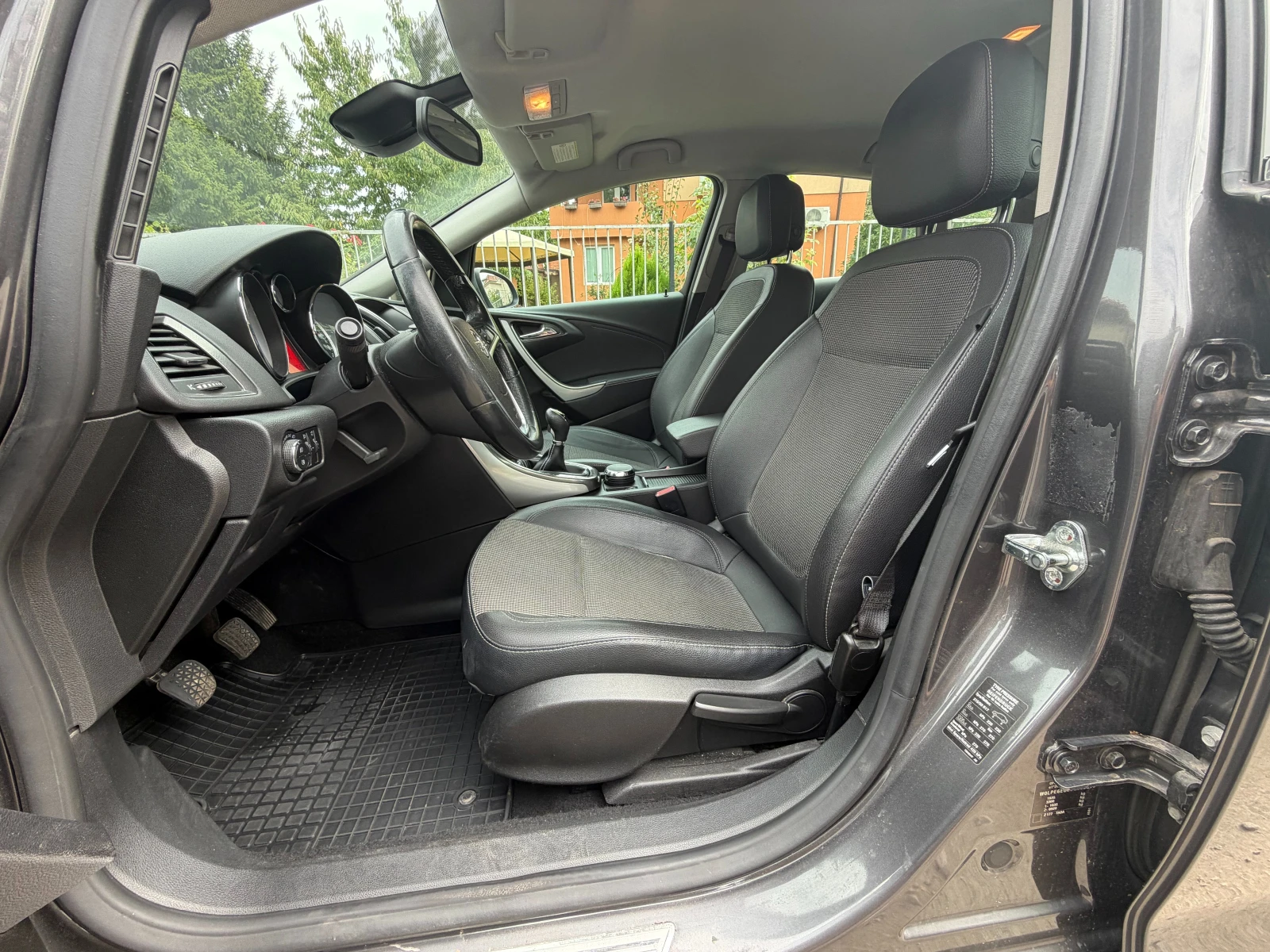 Opel Astra ASTRA J 1.4T с ГАЗ, снимка 6 - Автомобили и джипове - 56058126