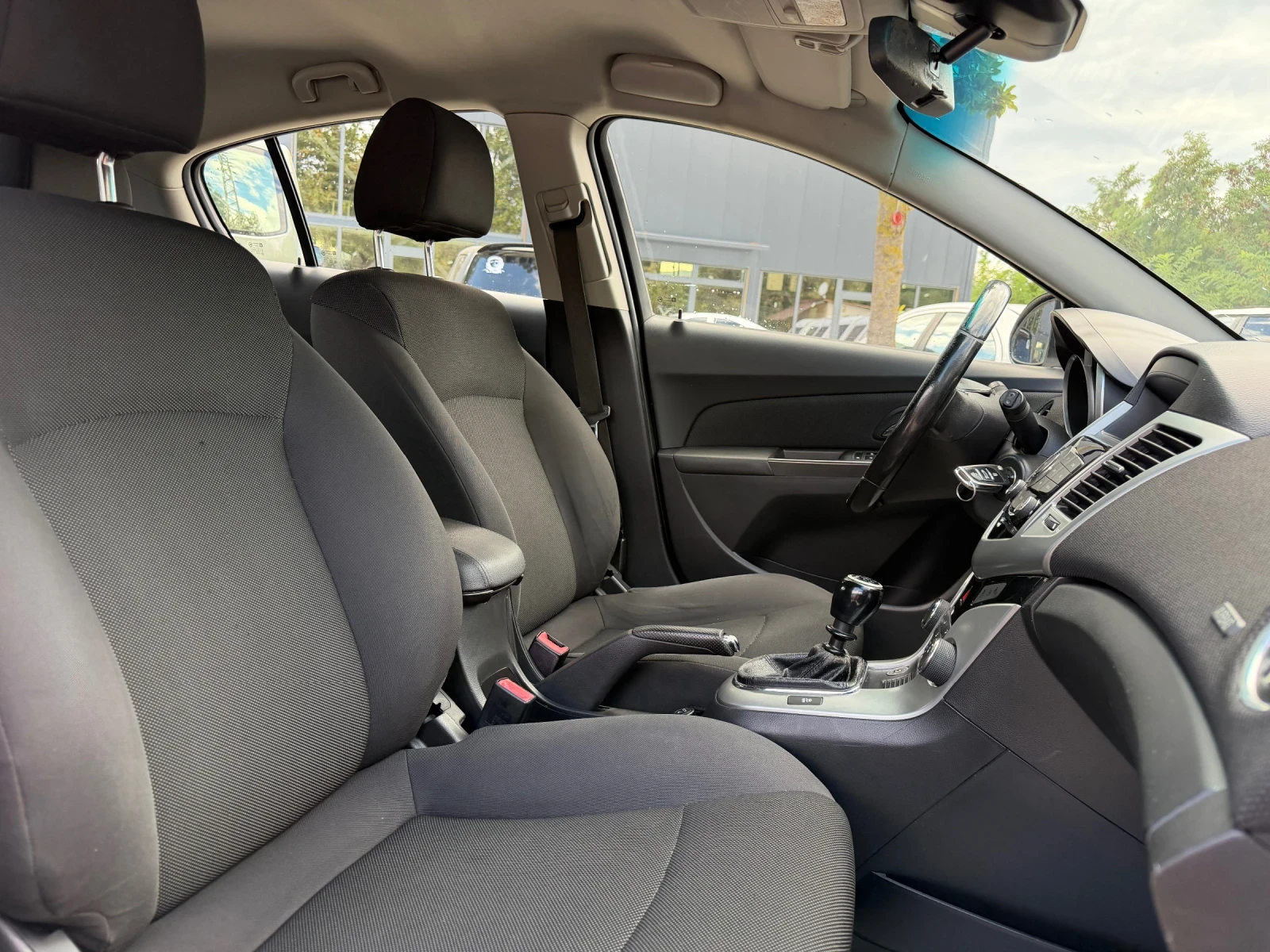 Chevrolet Cruze 1.8/Бензин/Газ/141ps, снимка 14 - Автомобили и джипове - 56183184