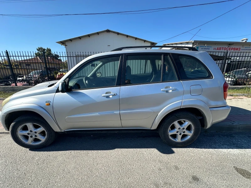 Toyota Rav4, снимка 4 - Автомобили и джипове - 47734363