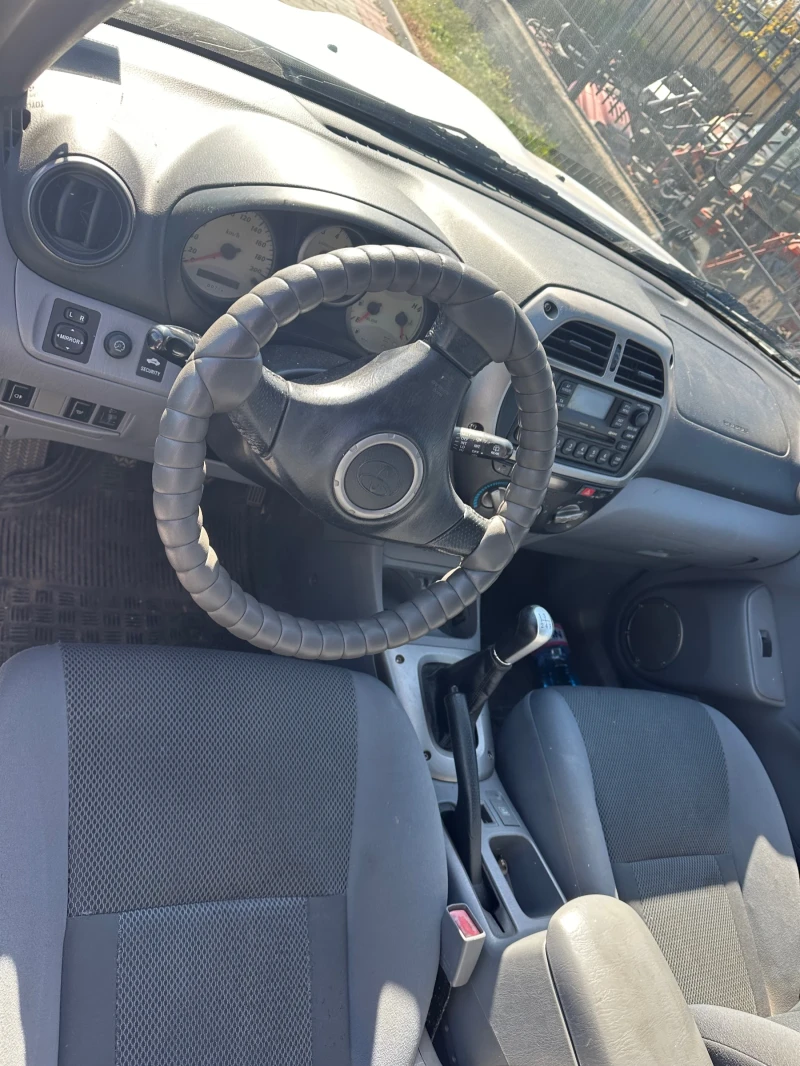 Toyota Rav4, снимка 5 - Автомобили и джипове - 47734363