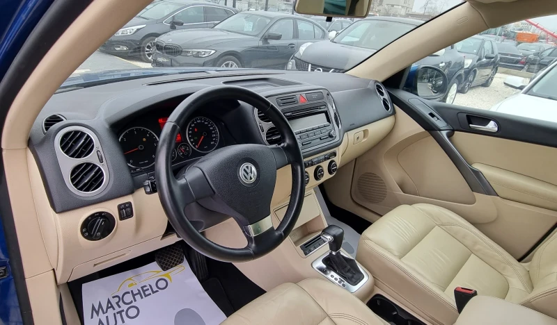 VW Tiguan 2.0TDI * * 4X4* * ПЪЛНА ГАРАНЦИЯ!!!, снимка 8 - Автомобили и джипове - 52653045