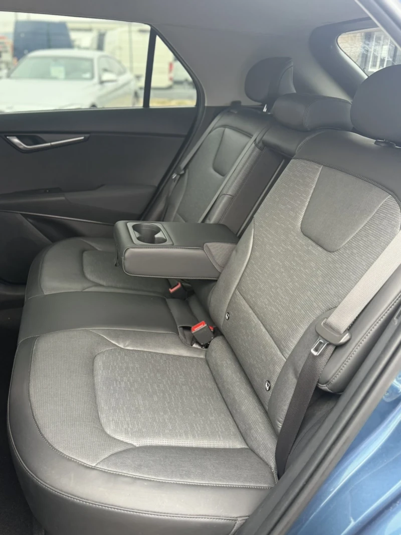 Kia Niro 64kwh, снимка 8 - Автомобили и джипове - 53095991