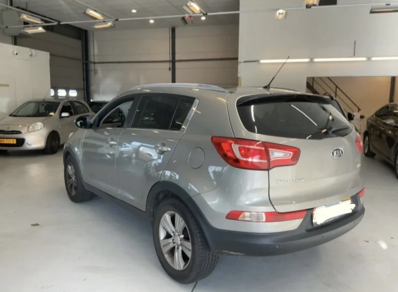 Kia Sportage 1.6, снимка 4 - Автомобили и джипове - 53300282
