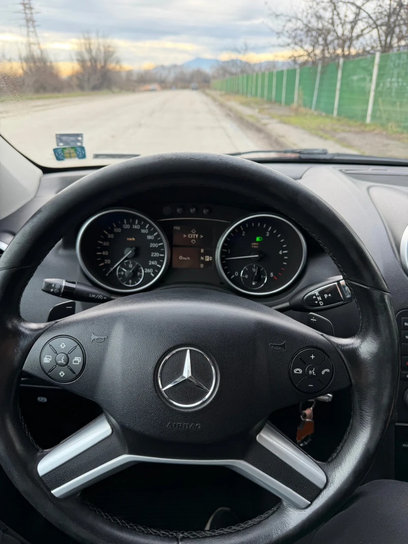 Mercedes-Benz ML 300, снимка 7 - Автомобили и джипове - 53403853