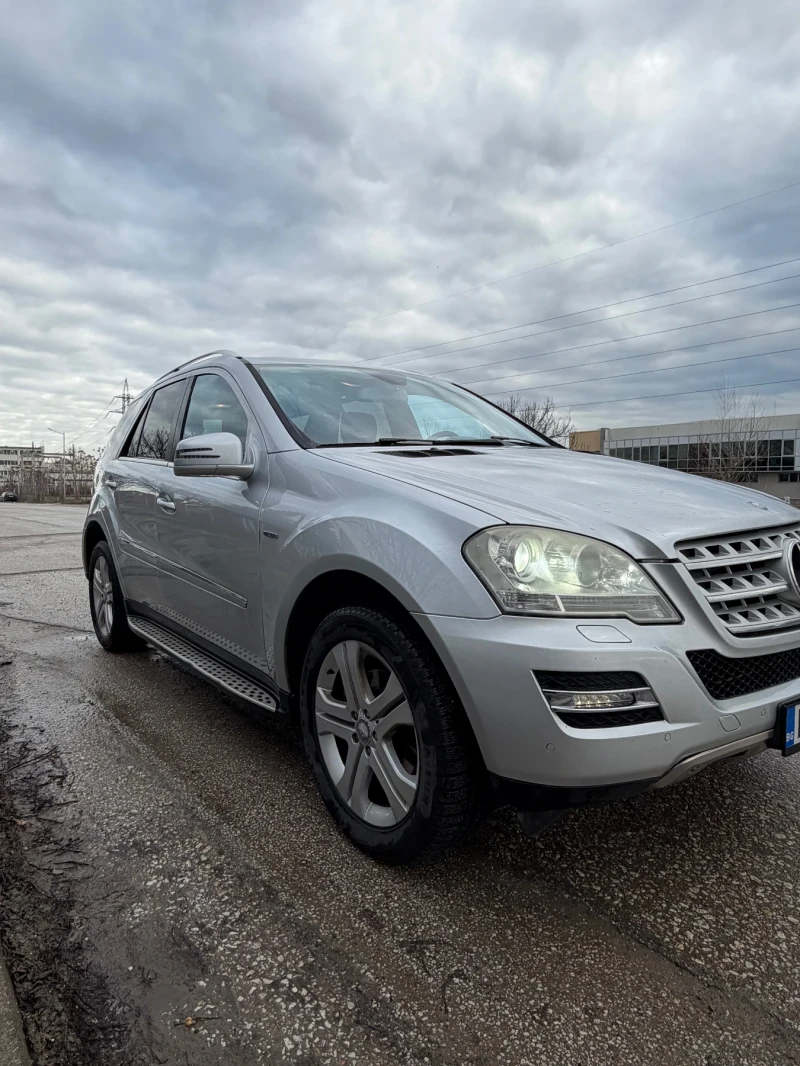 Mercedes-Benz ML 300, снимка 2 - Автомобили и джипове - 53403853