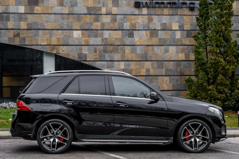 Mercedes-Benz GLE 350 d* AMG* 4MATIC* PANORAMA* 3xTV* HEAD-UP, снимка 6 - Автомобили и джипове - 53469780