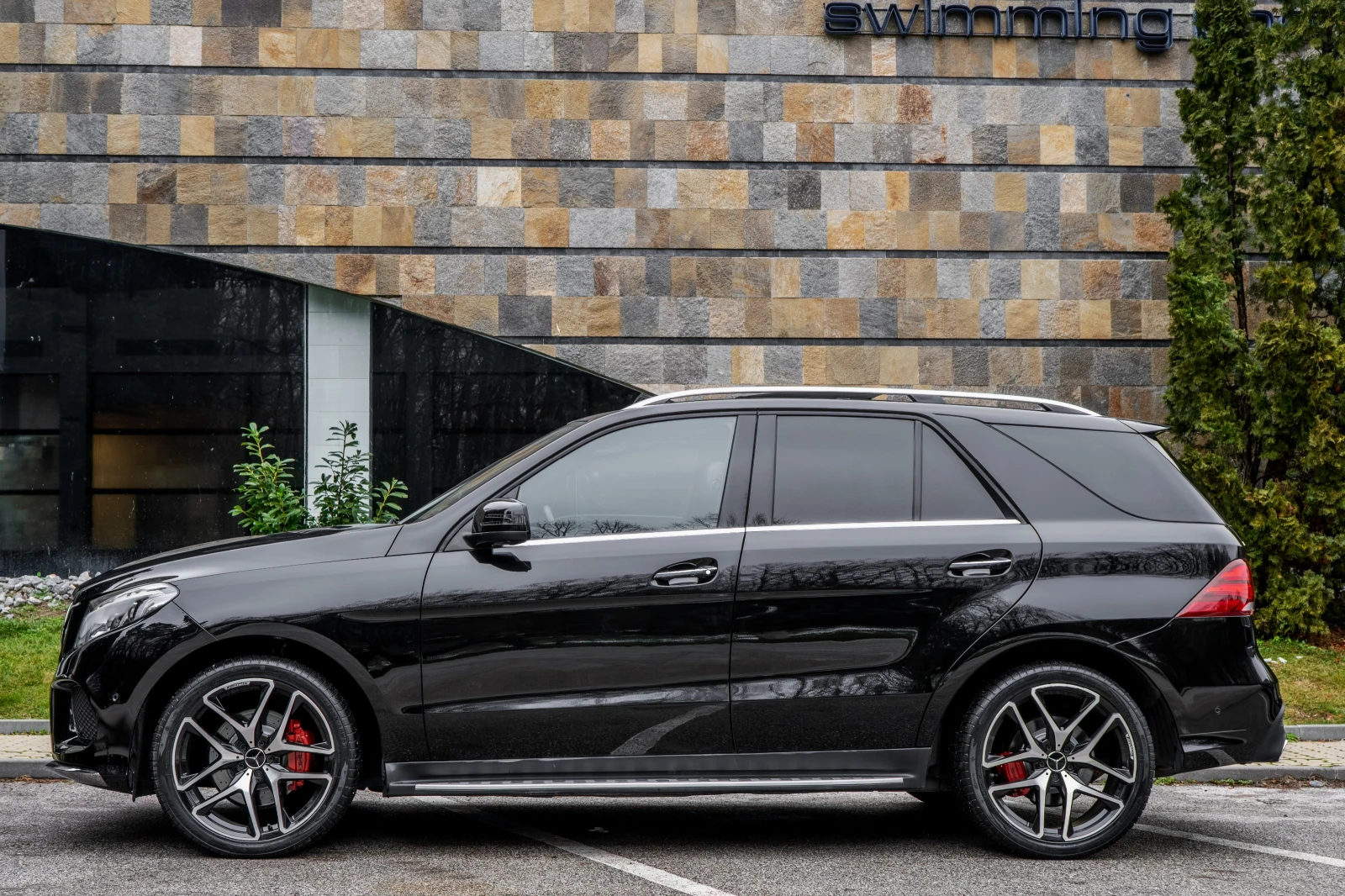 Mercedes-Benz GLE 350 d* AMG* 4MATIC* PANORAMA* 3xTV* HEAD-UP - изображение 2