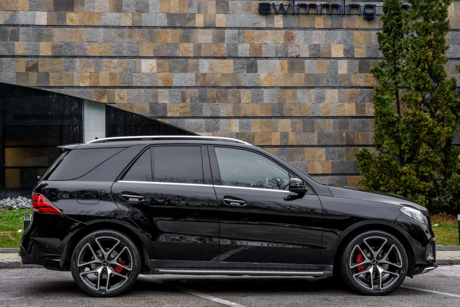 Mercedes-Benz GLE 350 d* AMG* 4MATIC* PANORAMA* 3xTV* HEAD-UP - изображение 6