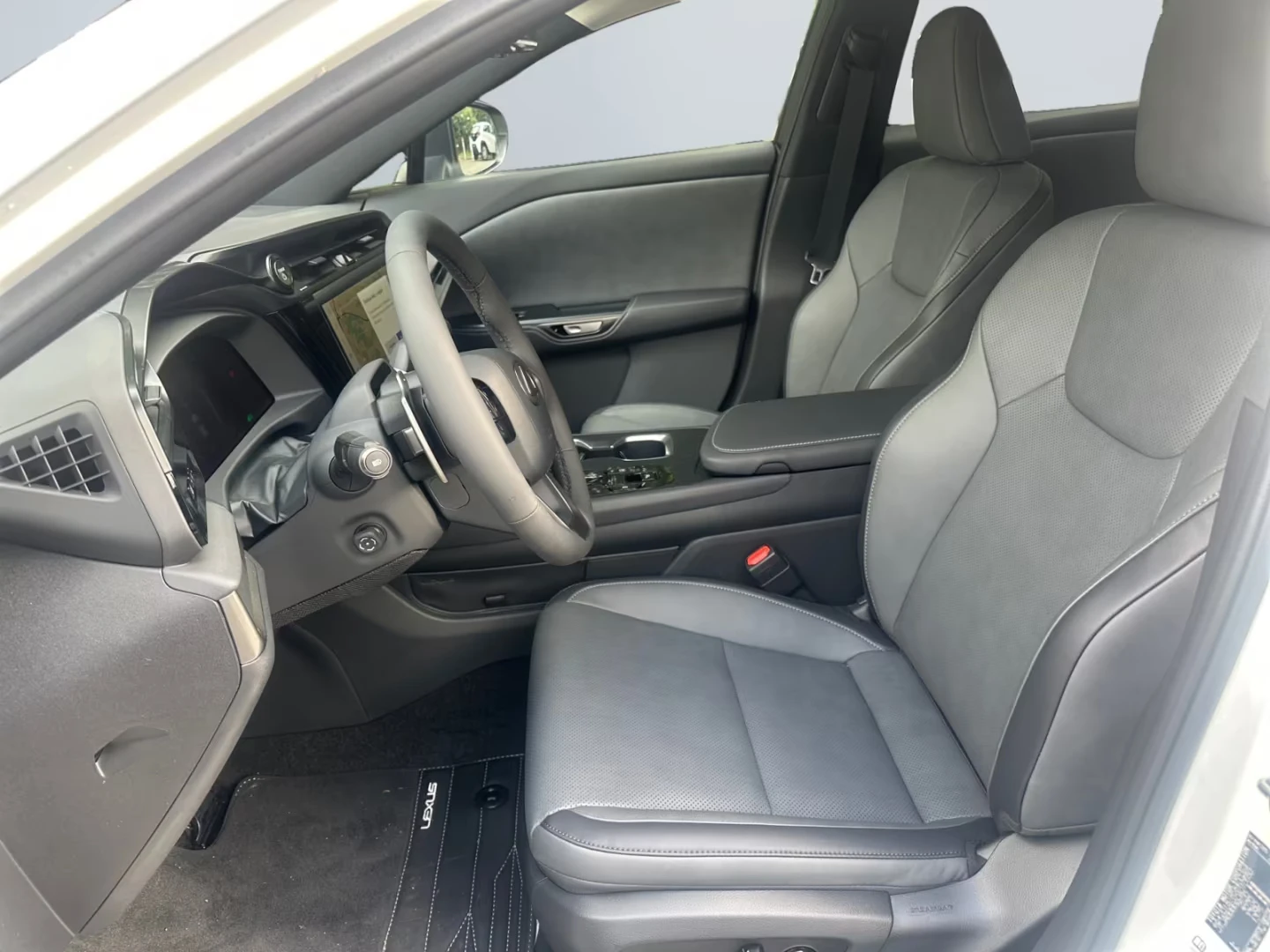 Lexus RZ 300 EXECUTIVE/204HP/360/AHK/NAVI/162h, снимка 8 - Автомобили и джипове - 53817024