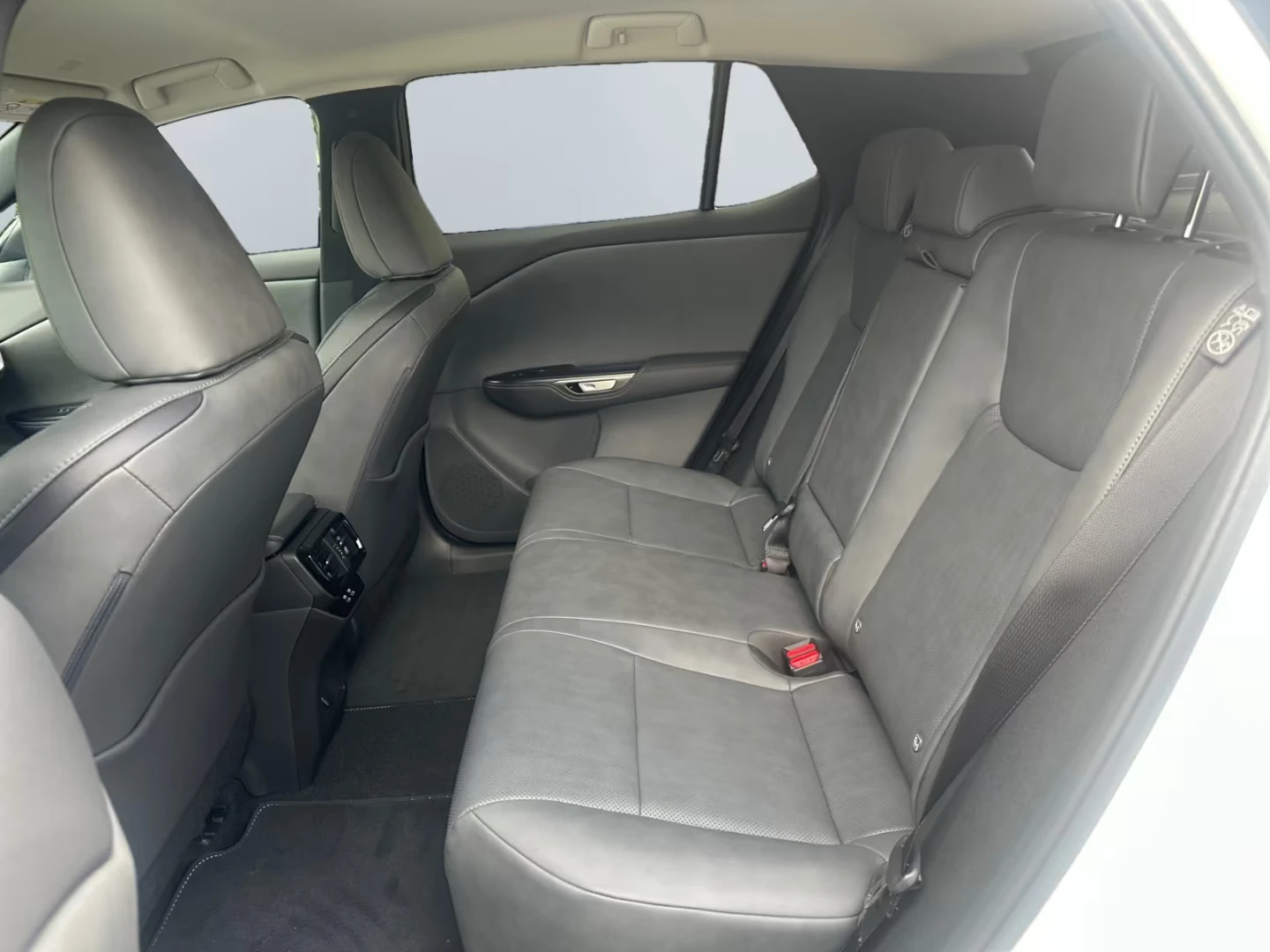 Lexus RZ 300 EXECUTIVE/204HP/360/AHK/NAVI/162h, снимка 12 - Автомобили и джипове - 53817024